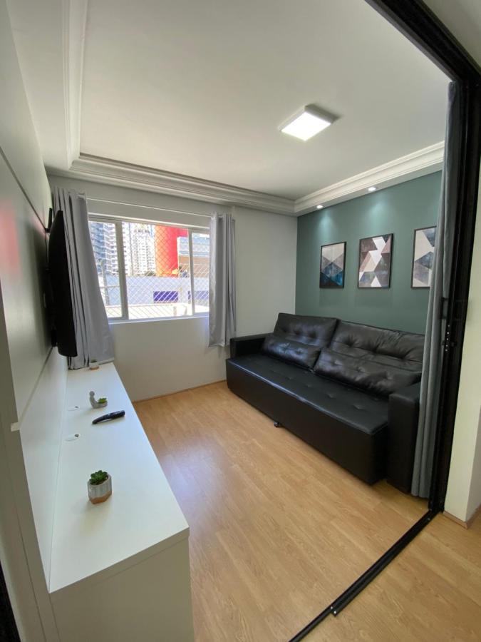 101- Lindo Apartamento Amplo E Decorado, 2 Quartos, Sala, Cozinha Completa, Mobiliario Moderno, Lavanderia , Excelente Localizacao No Bairro Bigorrilho Curitiba Luaran gambar