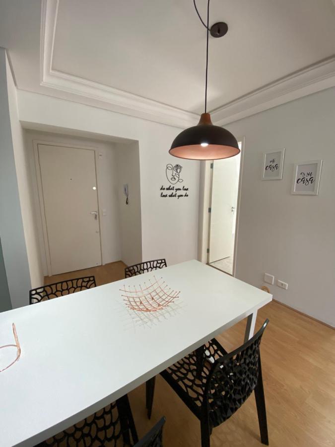 101- Lindo Apartamento Amplo E Decorado, 2 Quartos, Sala, Cozinha Completa, Mobiliario Moderno, Lavanderia , Excelente Localizacao No Bairro Bigorrilho Curitiba Luaran gambar